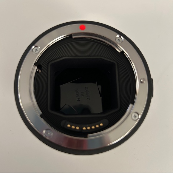 Sigma for Canon Mount Converter MC-11 For Use With Canon SGV Lenses for Sony E - Picture 6 of 6